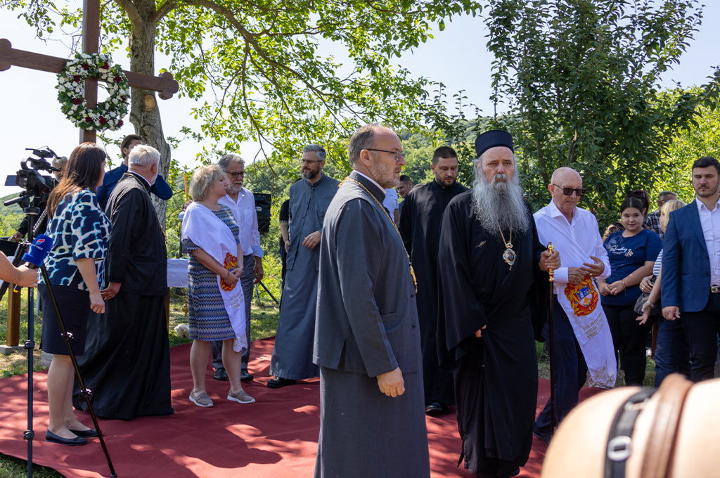 Osvećeno zemljište za izgradnju hrama Svetog arhangela Mihaila - VIDEO